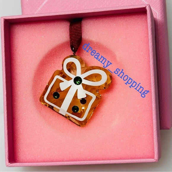 NIB Swarovski Holiday Cheers Gingerbread Gift Cookie Crystal Ornament #5656278 - Picture 7 of 10